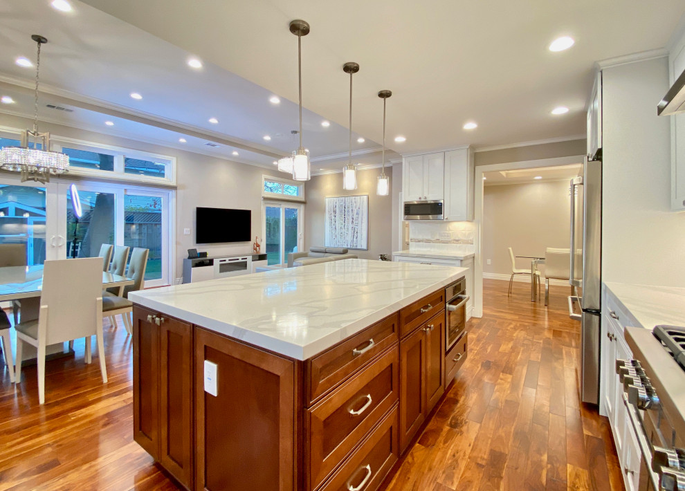 Inspiration for a transitional kitchen remodel in San Francisco