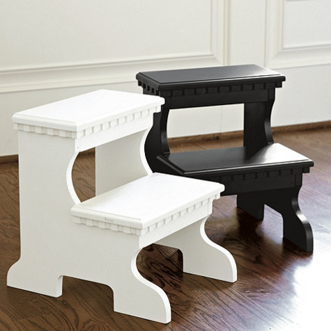 Bailey Step Stool clasico