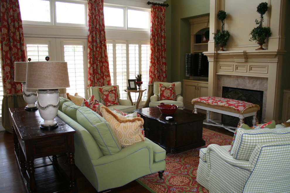 This is an example of a traditional family room in Atlanta.