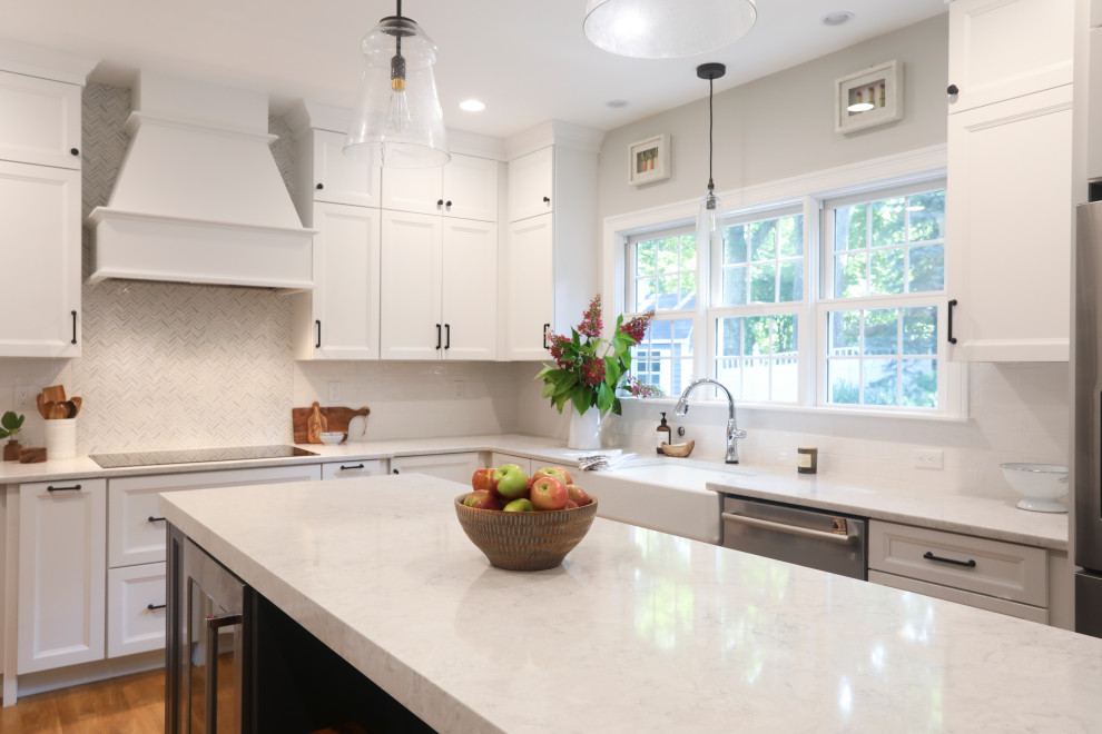 Kitchen - transitional kitchen idea in Boston
