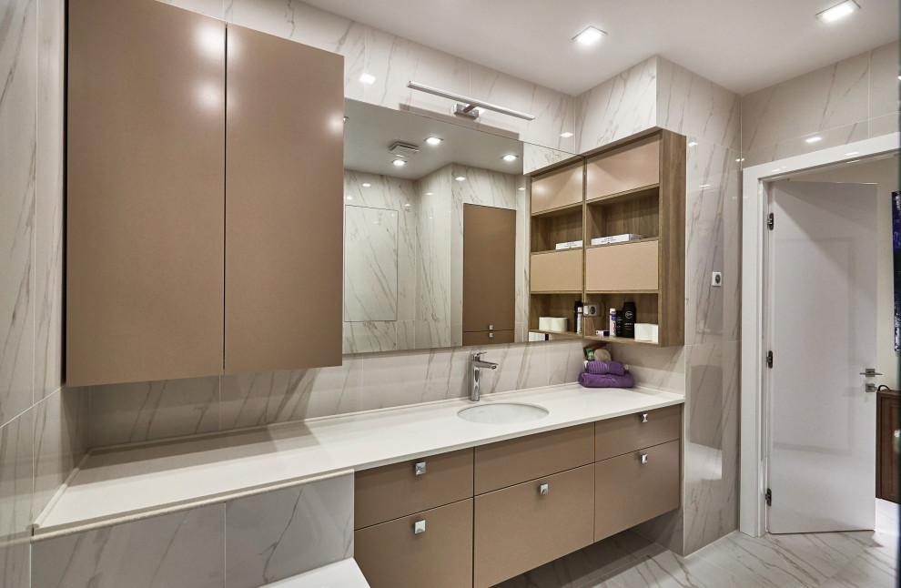 Светлая ванная комната