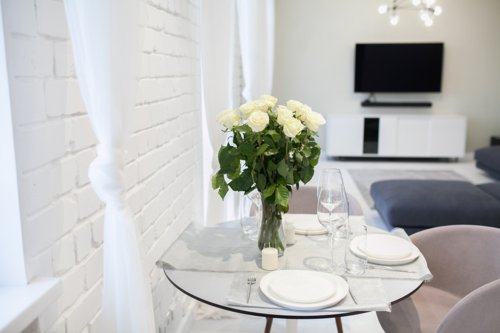 Обеденный стол