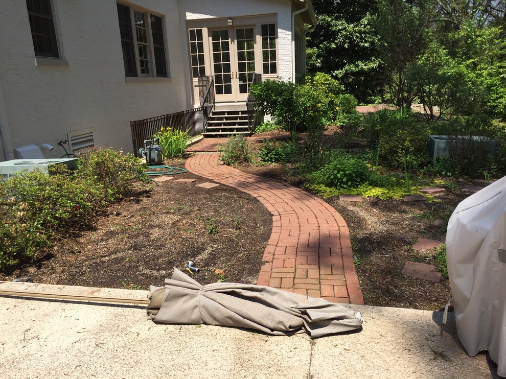 Home design - traditional home design idea in Raleigh