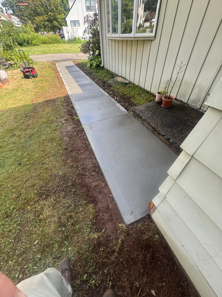 Concrete side walk