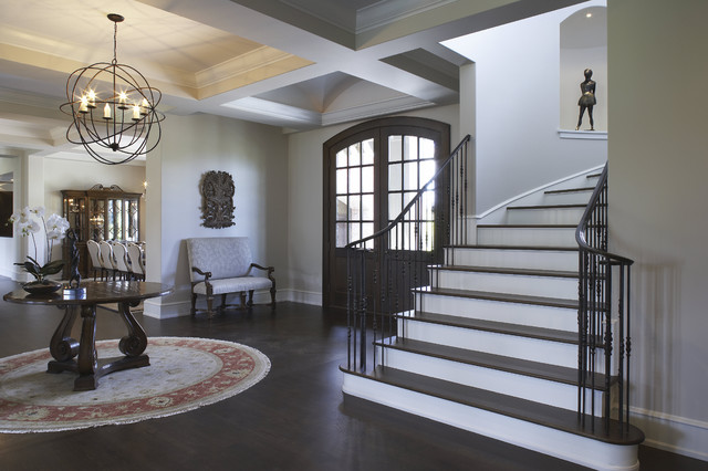 Foyer traditional-entry