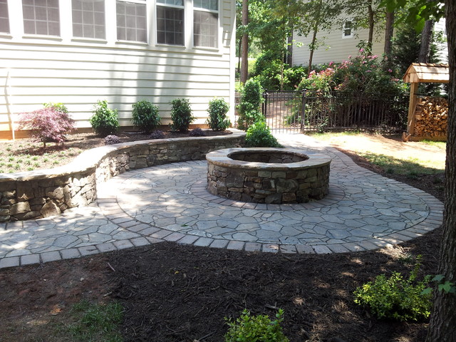 Natural Stone Retaining Wall Fire Pit With Belgard Paver