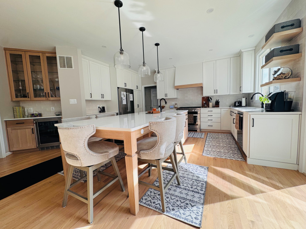 Kitchen - transitional kitchen idea in DC Metro