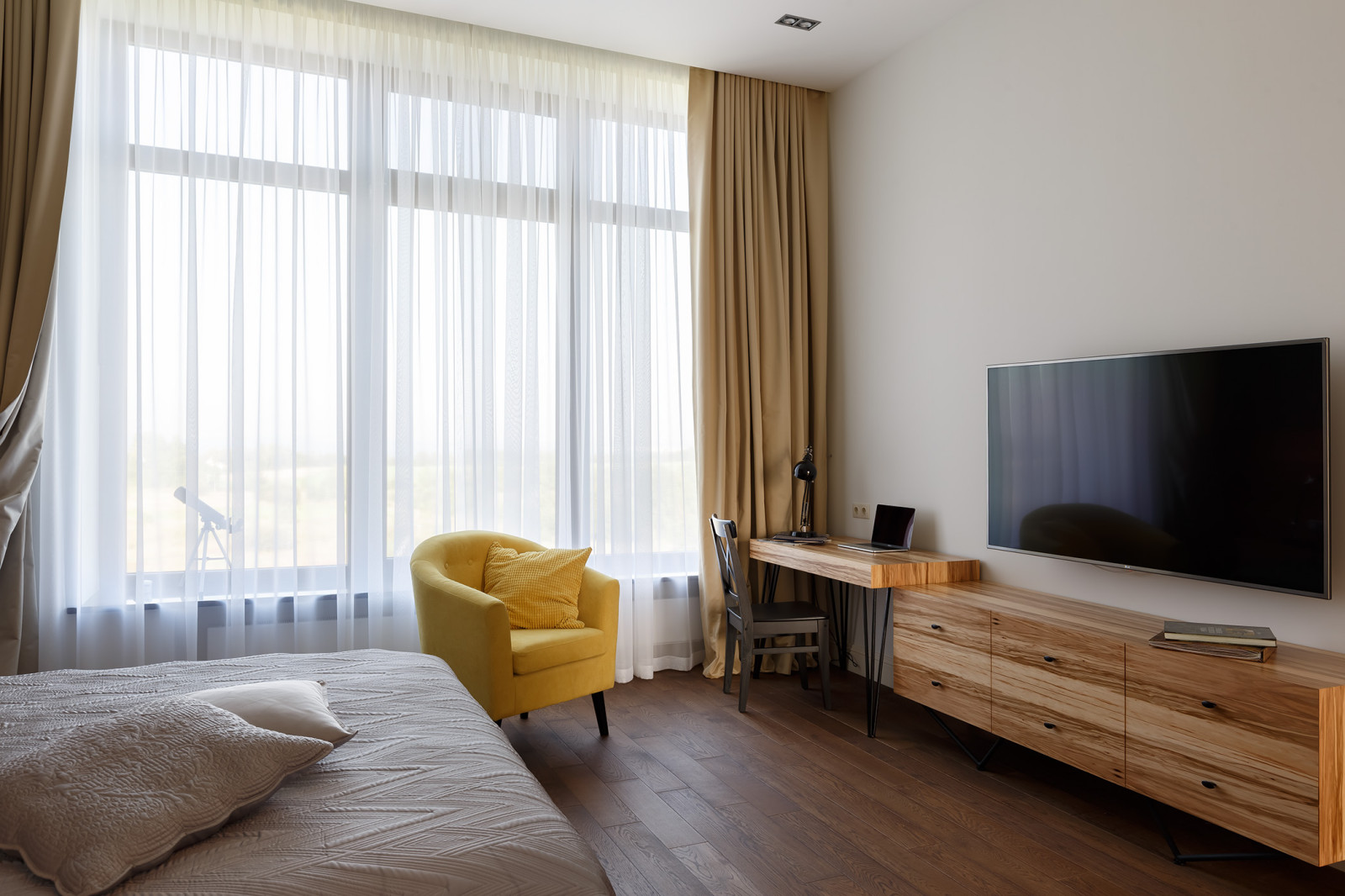 Дом на склоне