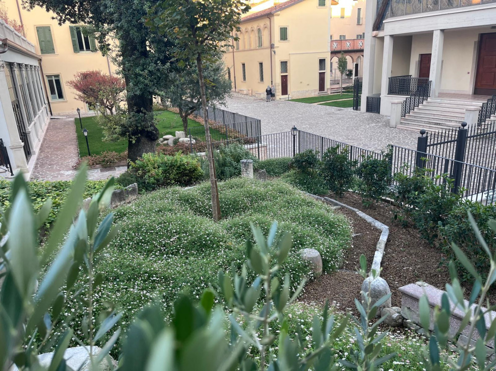 Riqualificazione giardino interno ad un istituto ecclesiastico
