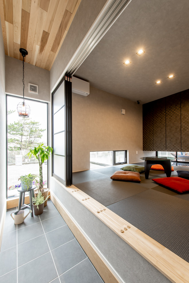 Photo of an entryway in Osaka with tatami floors.