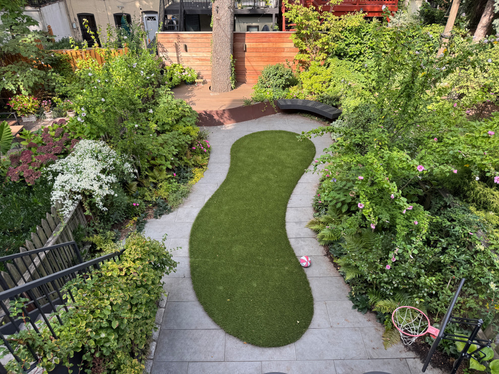 Park Slope curvy garden