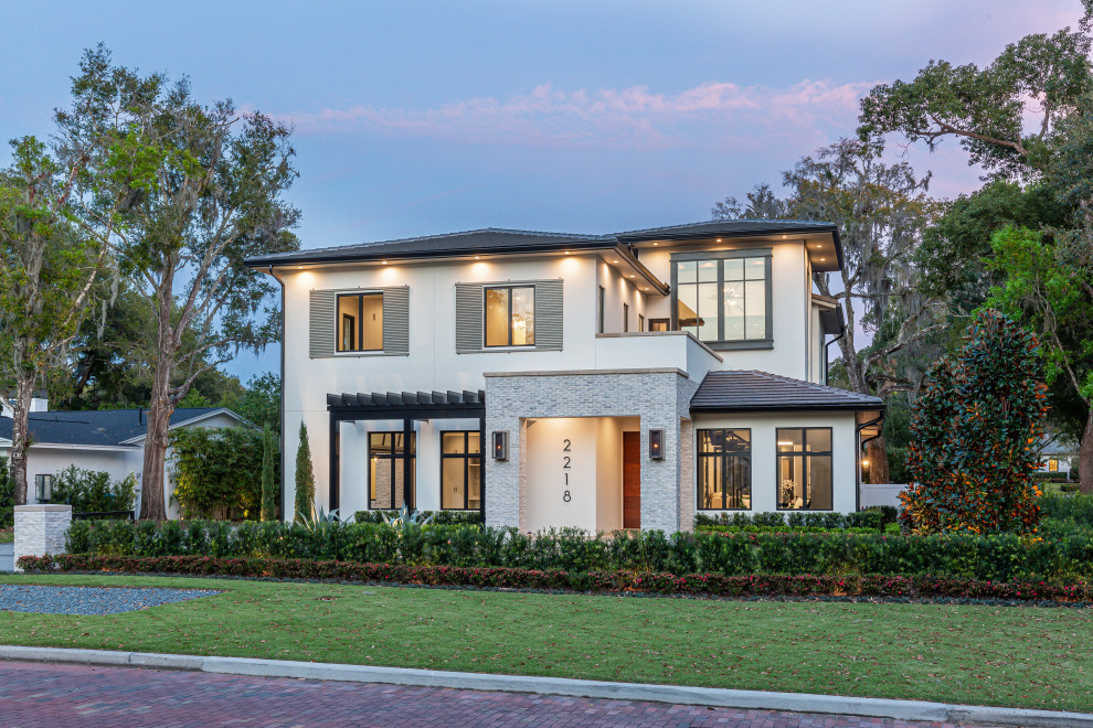 Home design - transitional home design idea in Orlando