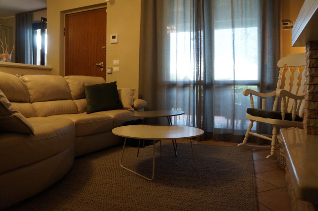 RESTYLING IN STILE CONTEMPORANEO/CLASSICO 90 MQ contemporary-living-room