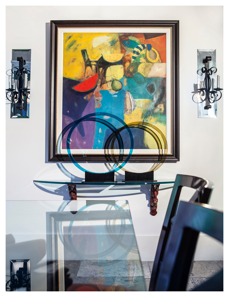 Dining room - transitional dining room idea in Miami