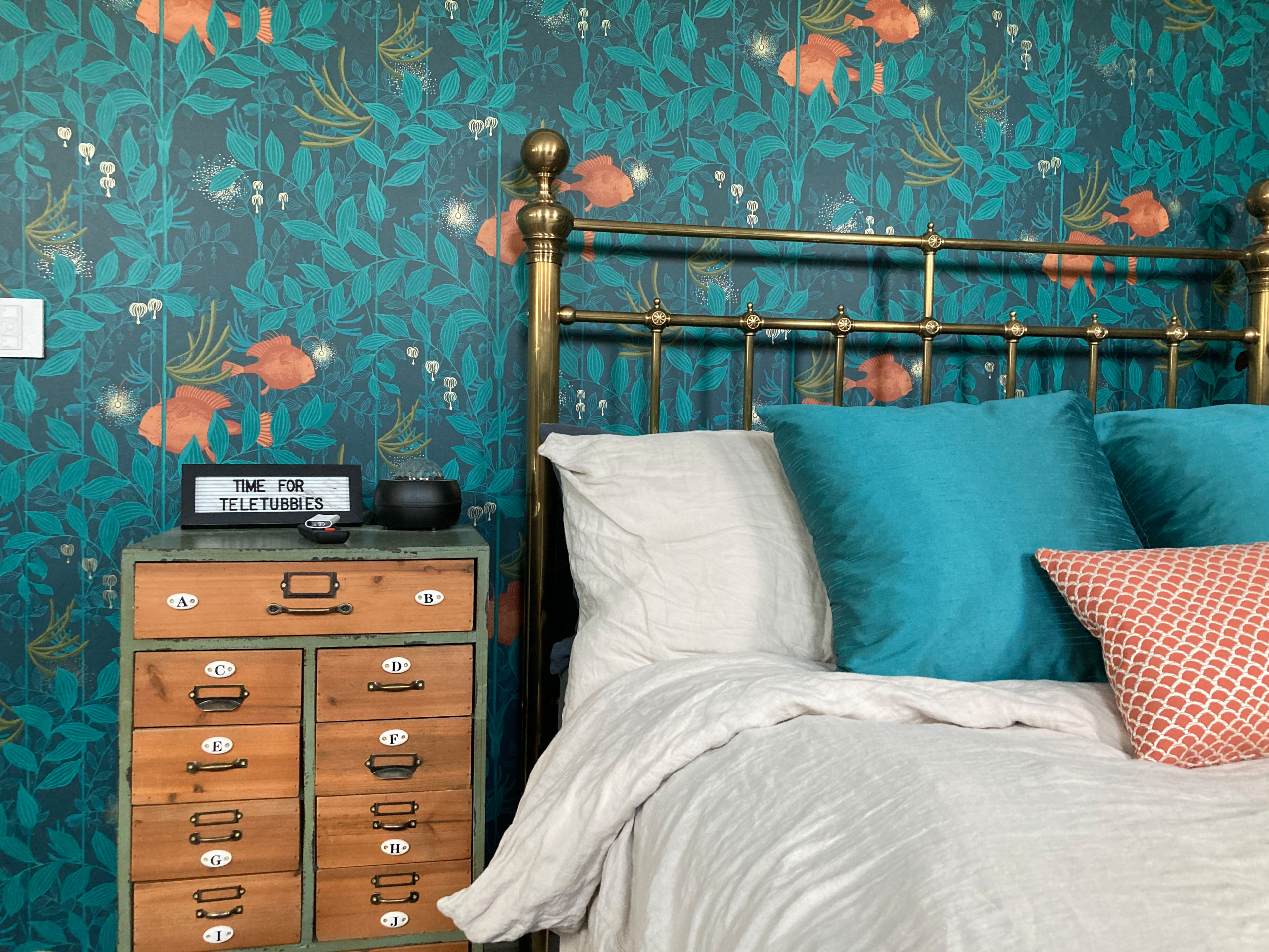 Stylish Teenage Girls Bedroom - Tunbridge Wells