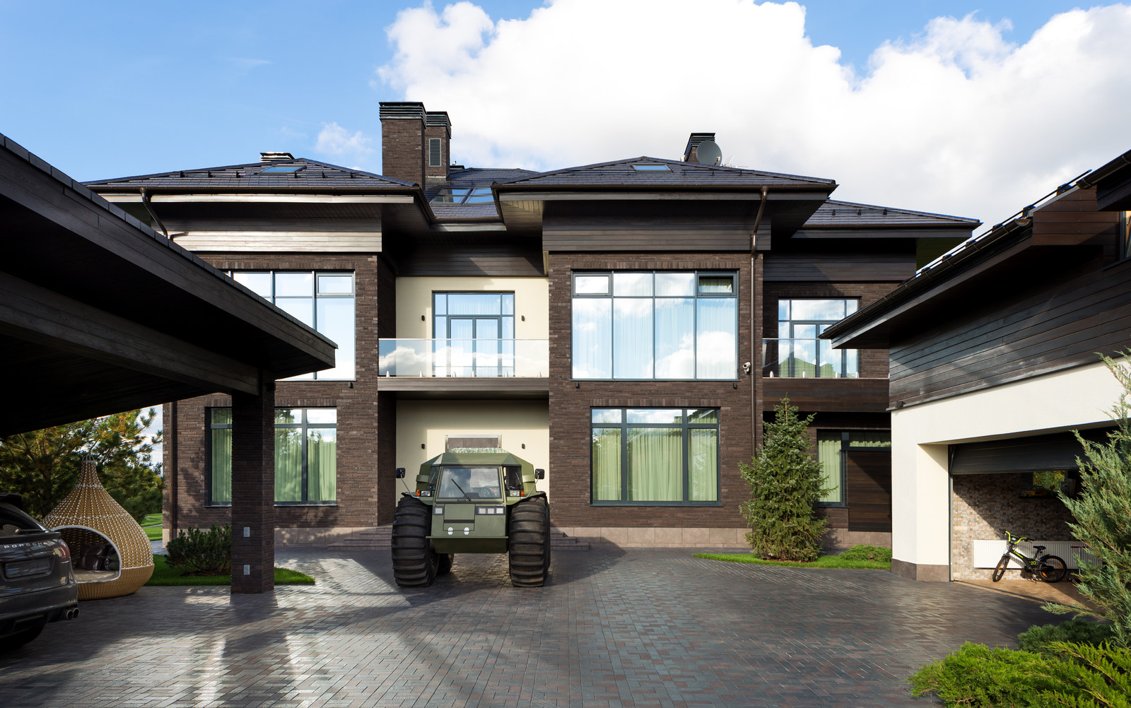 Загородный дом в посёлке Монтевиль - навес и гараж