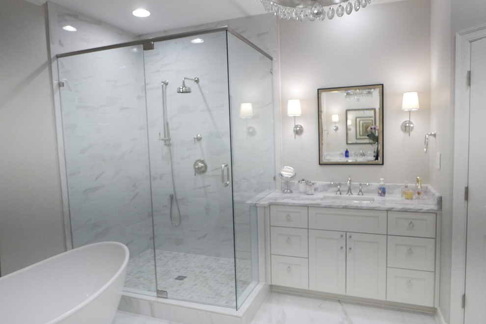 Bathroom - transitional bathroom idea