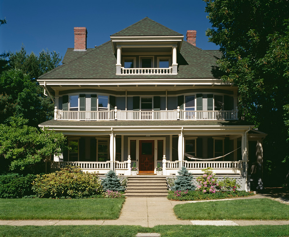 Photo of a traditional three-storey exterior in Boston.