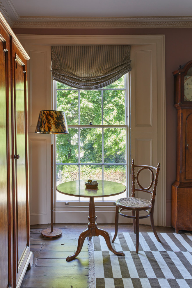 Inspiration for a timeless living room remodel in London