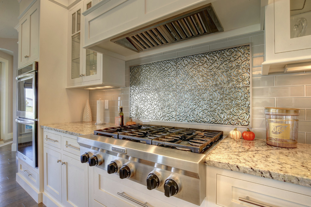 Inspiration for a transitional kitchen remodel in Chicago