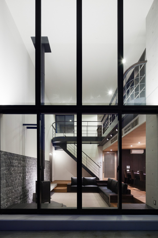Design ideas for a world-inspired home in Yokohama.