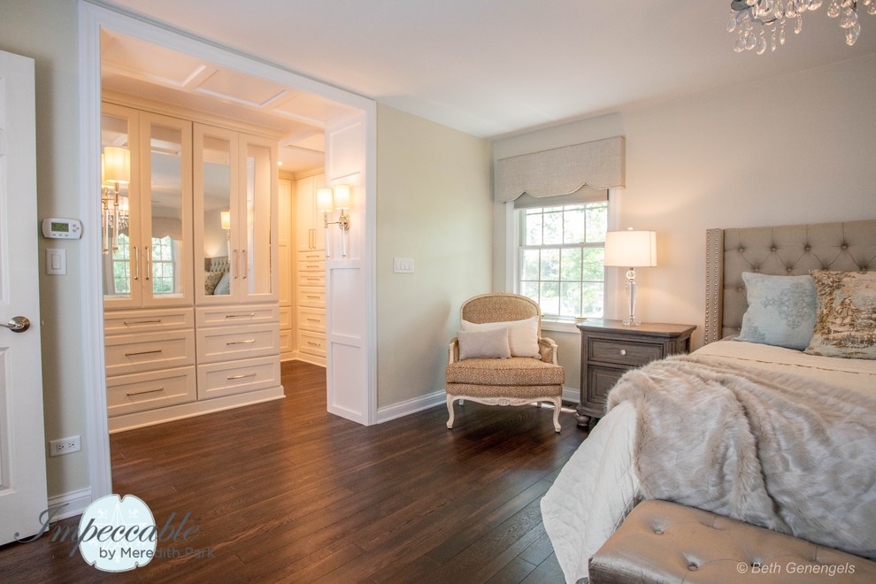 Home design - transitional home design idea in Chicago