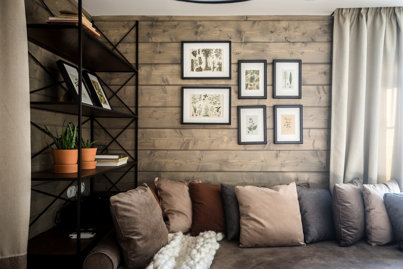 Дачная гостиная с лежанкой