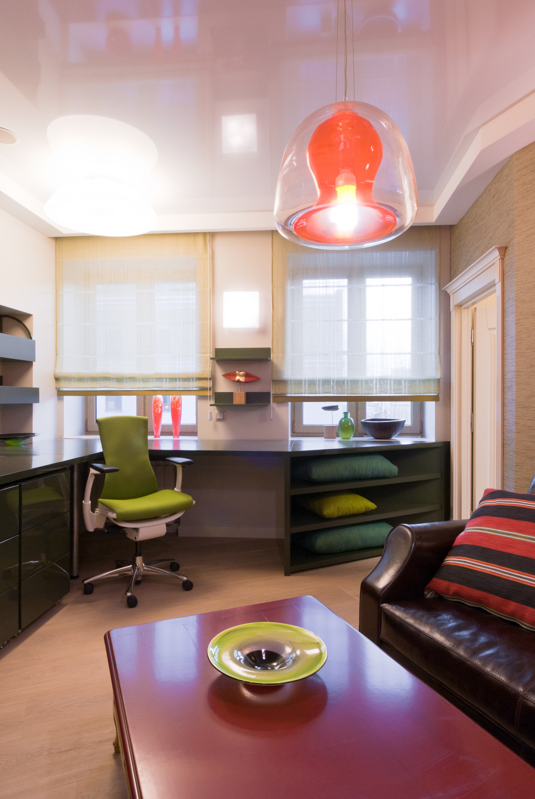 Рабочая зона в гостиной