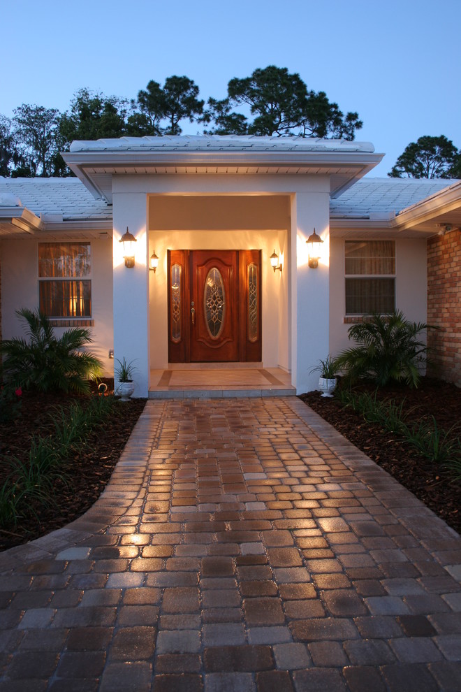 Design ideas for a traditional entryway in Orlando.