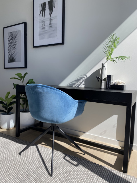 BROADBEACH WEEKENDER modern-home-office