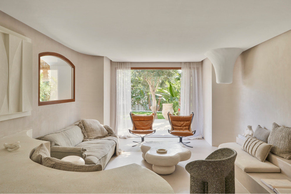 Inspiration for a mediterranean living room remodel in Madrid