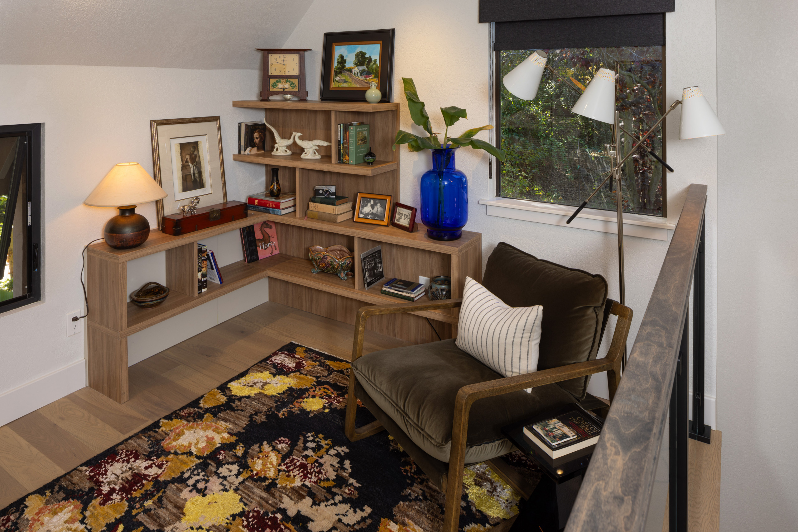 Mid-Century Among the Oaks Condo