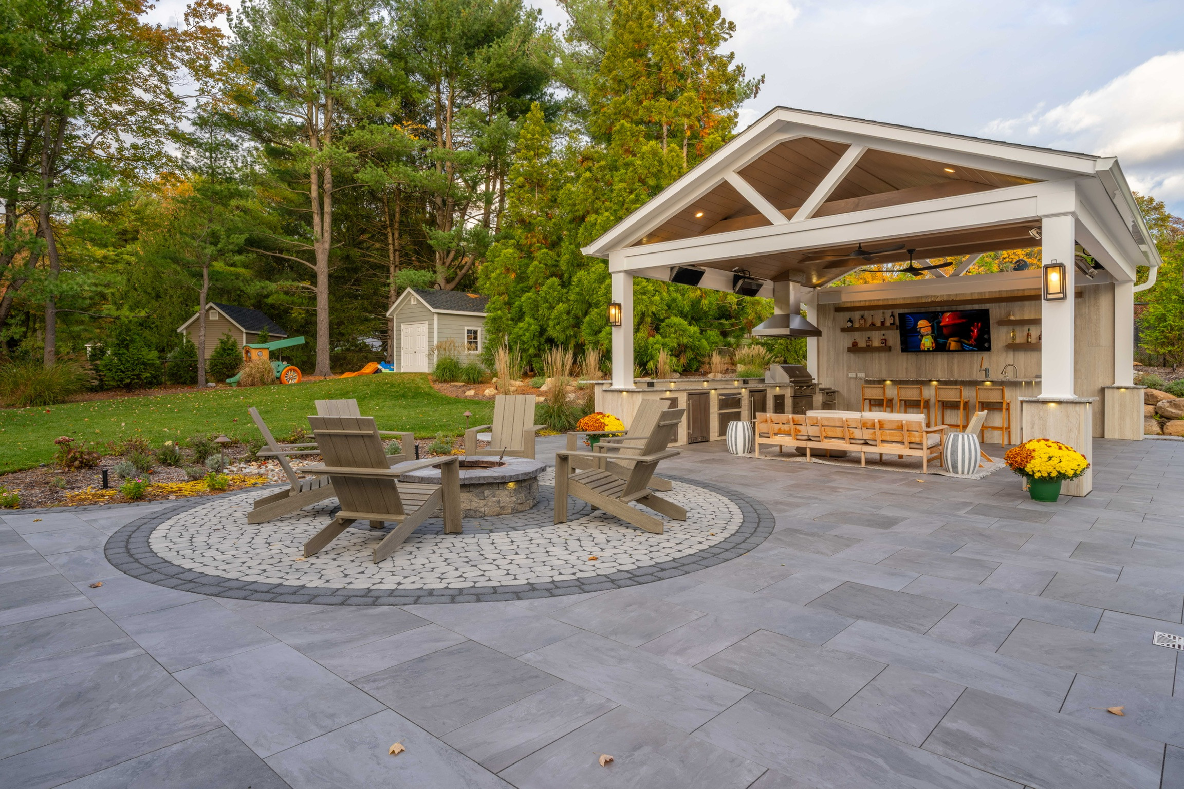 Porcelain Paradise with a Party Pavilian