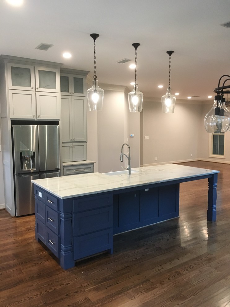 Kitchen - transitional kitchen idea