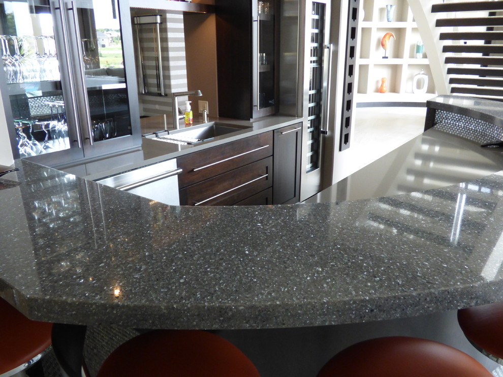 Cambria Minera Wet Bar and Hanstone Kitchen - Modern ...