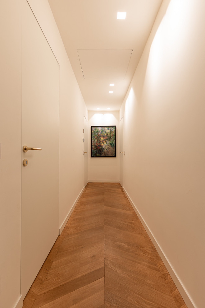 Photo of a contemporary hallway in Milan.