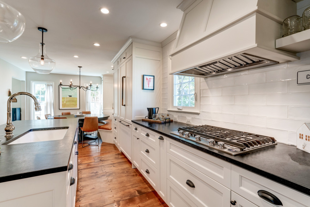 Modern Farmhouse Kitchen Remodel in Reston, VA Farmhouse Kitchen
