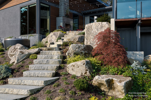 Gig Harbor, Washington  | Vine Design Group contemporary-garden