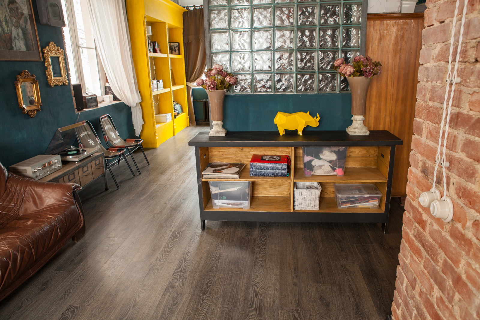 КВАРТИРА С 7 ОКНАМИ 2. ФОТО СЕРГЕЙ КОМЯГИН