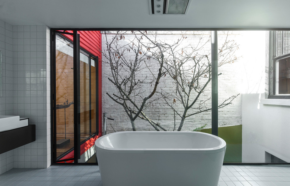 Contemporary bathroom in Melbourne.