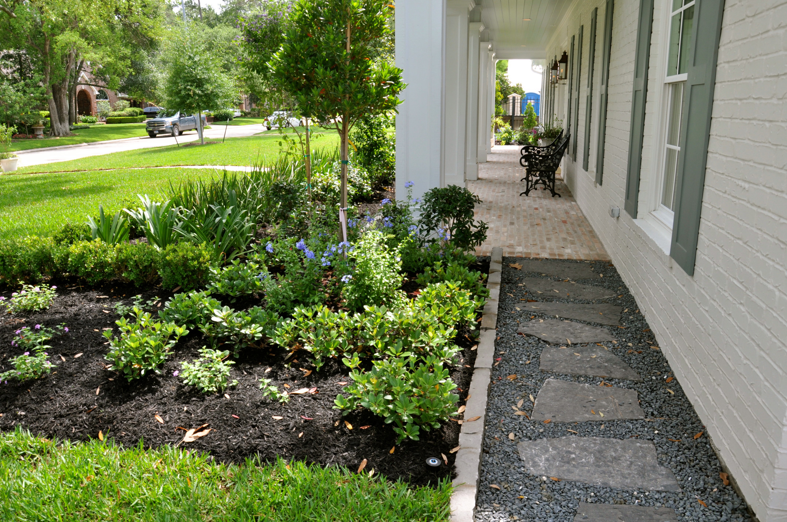 Front yard landscape projects