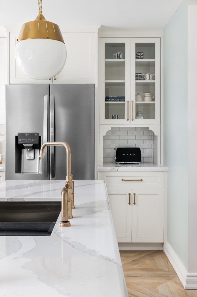 Inspiration for a transitional kitchen remodel in Toronto