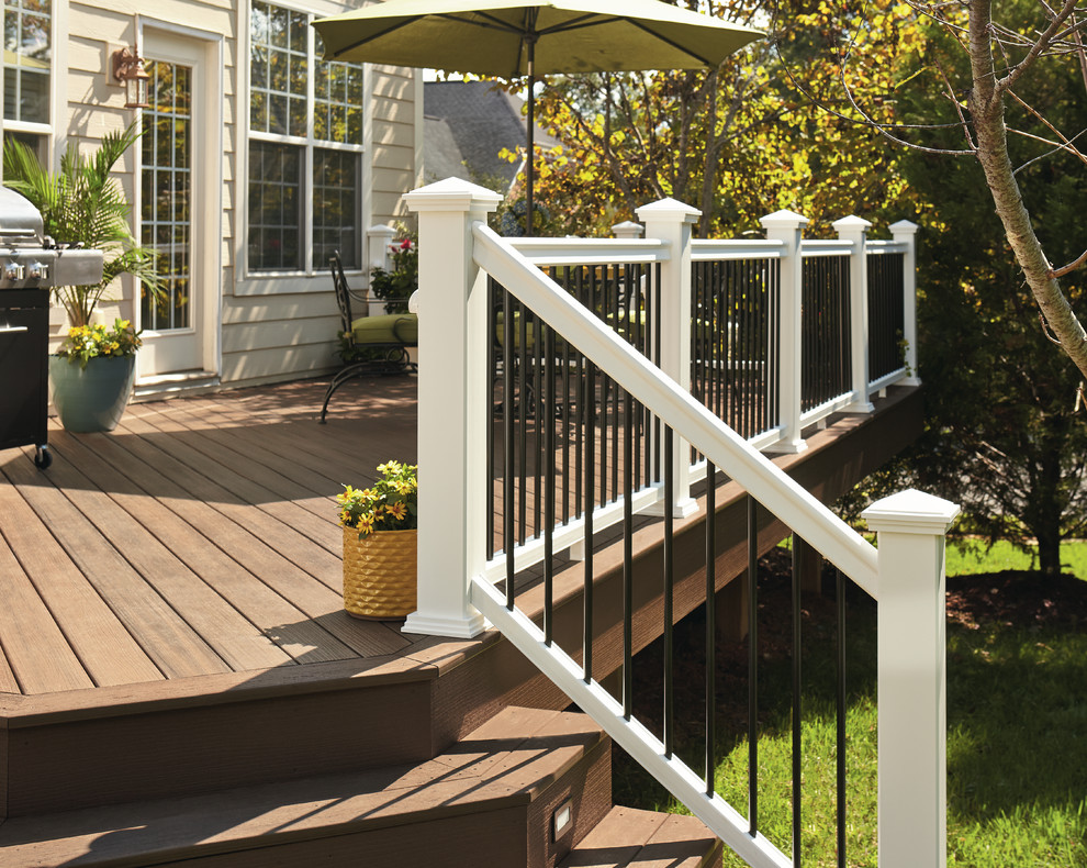 Photo of a contemporary deck in Charlotte.