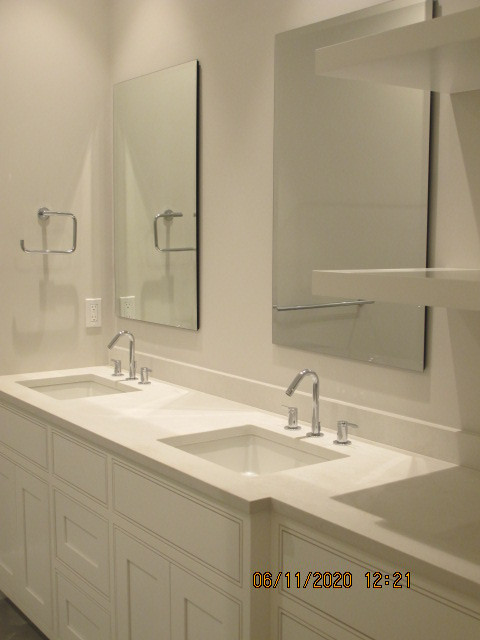 Home design - transitional home design idea in Boston