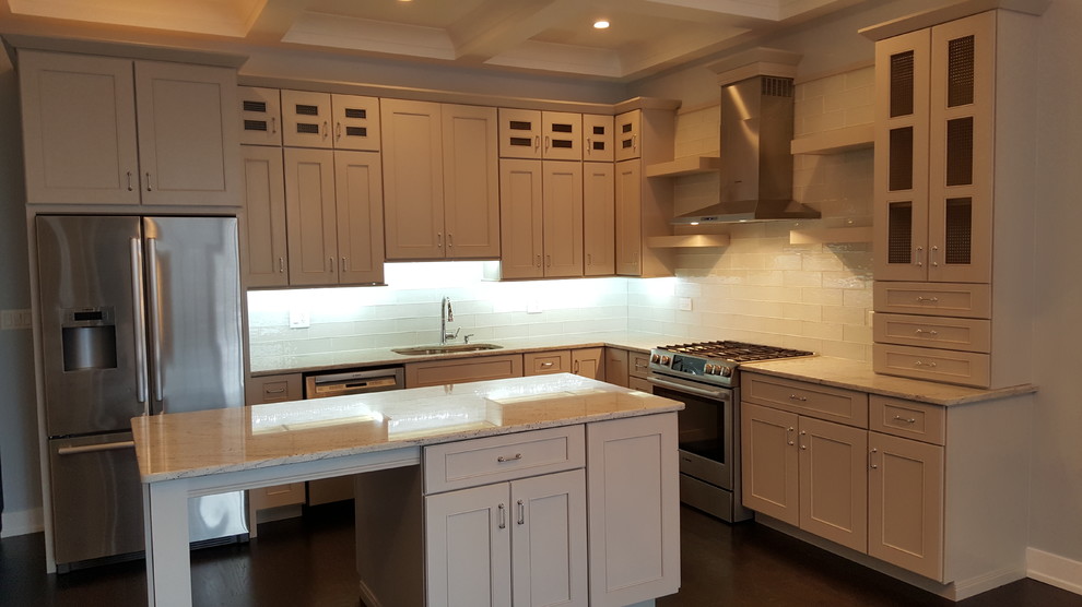 Inspiration for a transitional kitchen remodel in Chicago