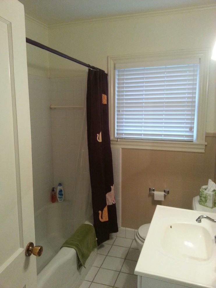 Before Houston Heights Bugalow Bathroom Retro Remodel