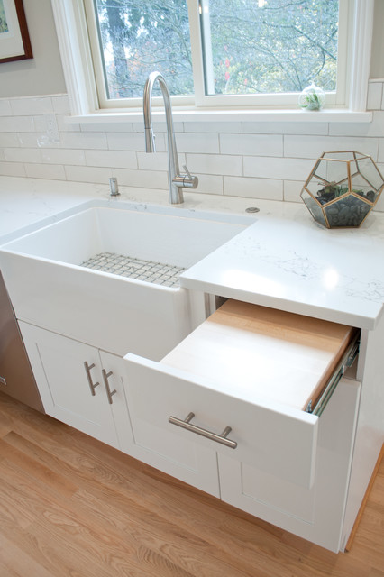 Classic Kitchen: Light, Bright and Cherished! klassisch-modern-kueche