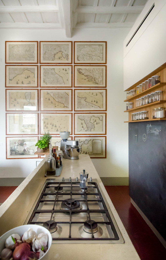 This is an example of an eclectic kitchen in Rome.