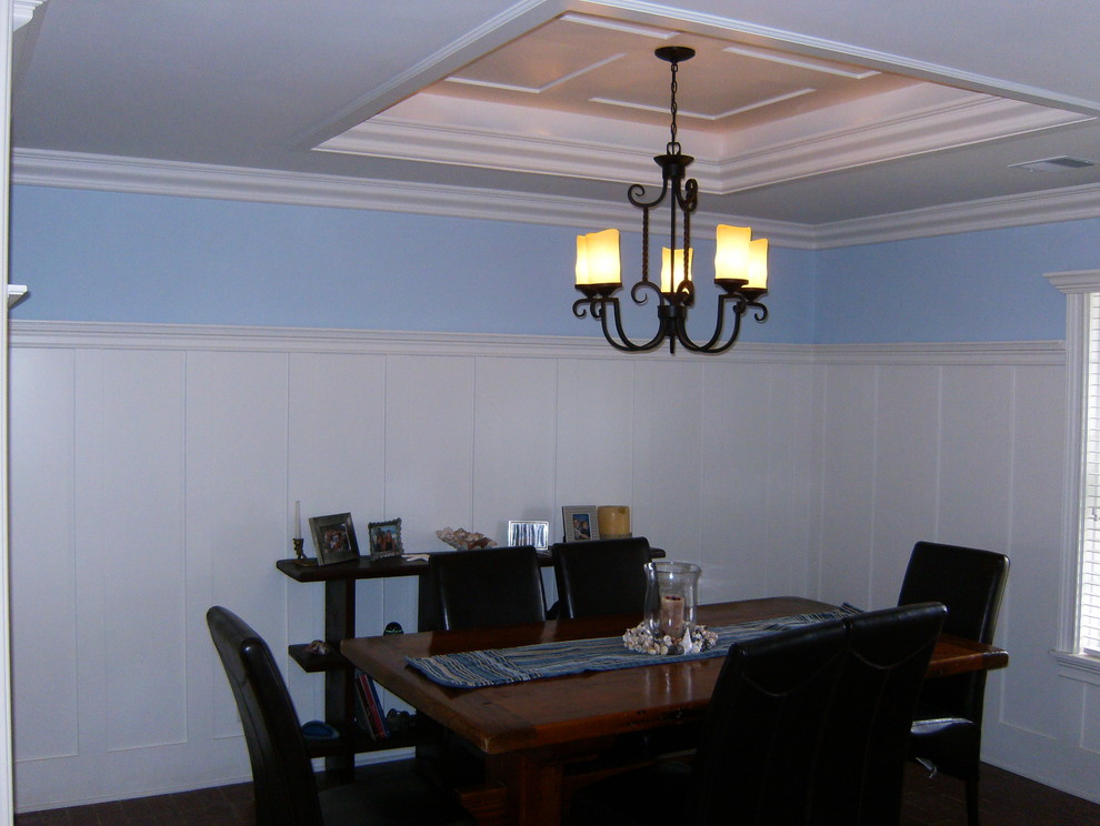 Dining room - dining room idea in San Diego