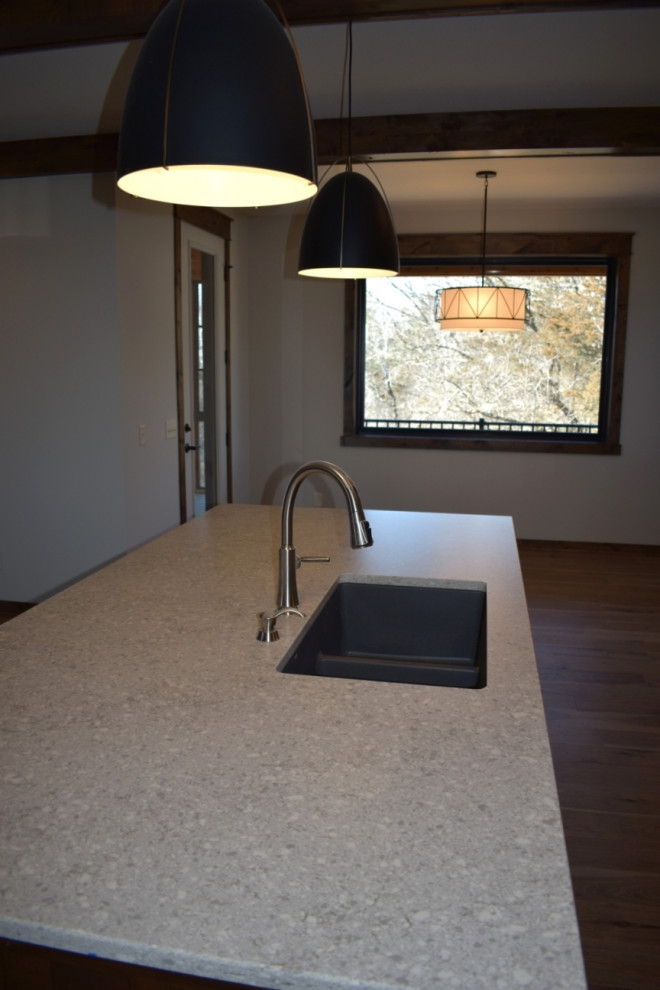 Arts and crafts kitchen photo in Minneapolis
